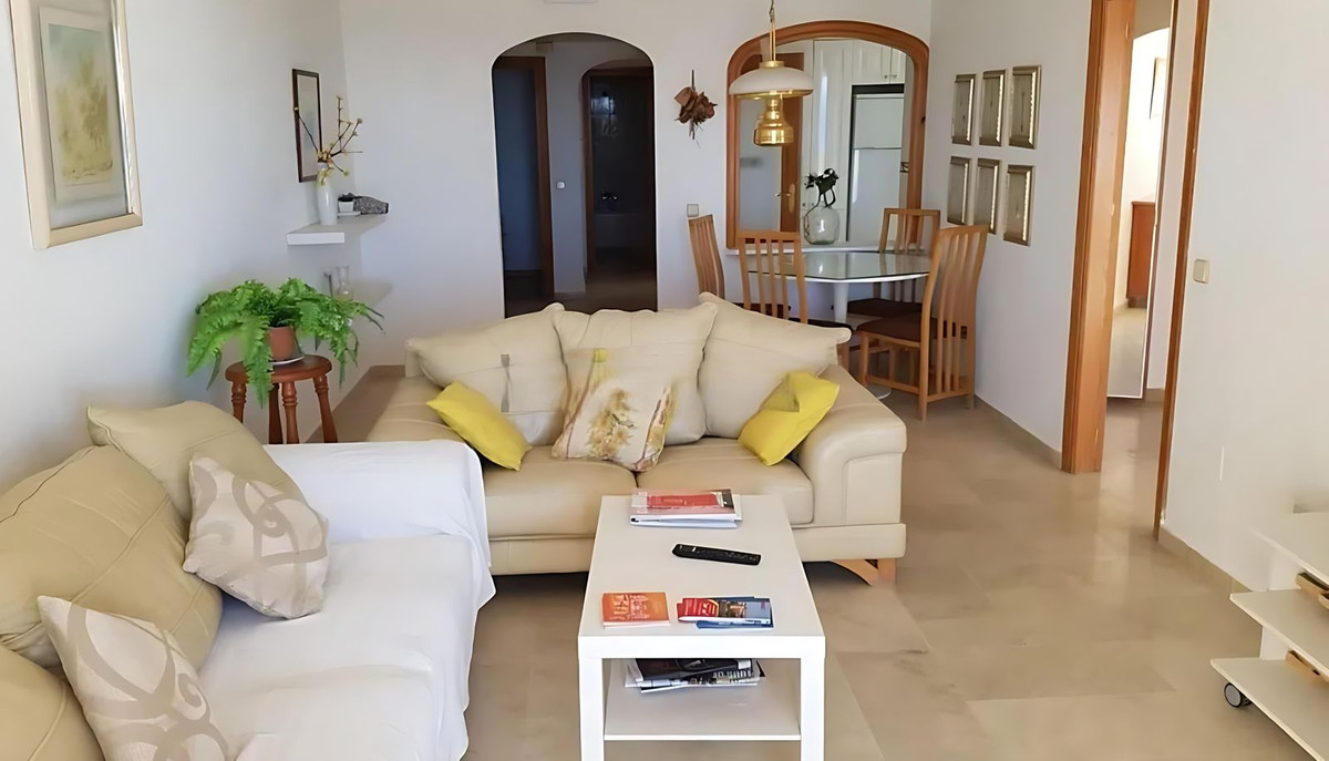 2 Bedroom Apartment for Sale in Estepona — 9