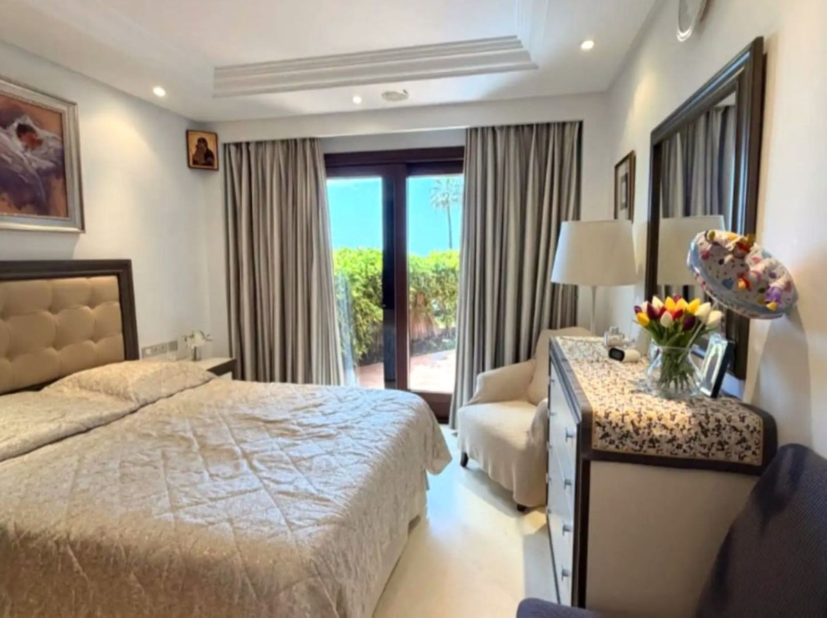 3 Bedroom Apartment for Sale in Estepona — 4