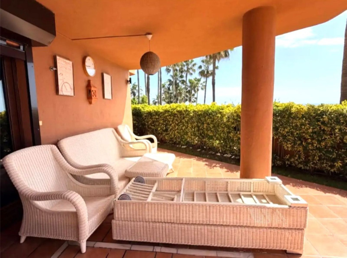 3 Bedroom Apartment for Sale in Estepona — 6