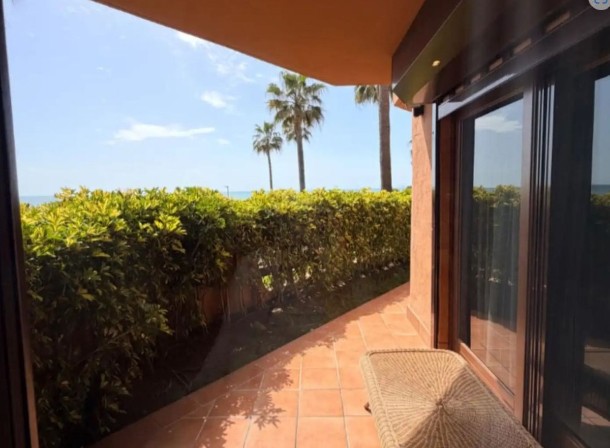 3 Bedroom Apartment for Sale in Estepona — 7