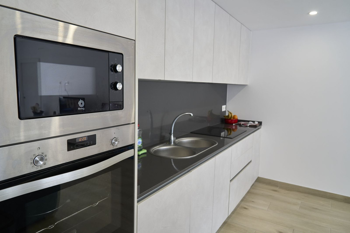 3 Bedroom Apartment for Sale in Estepona — 6