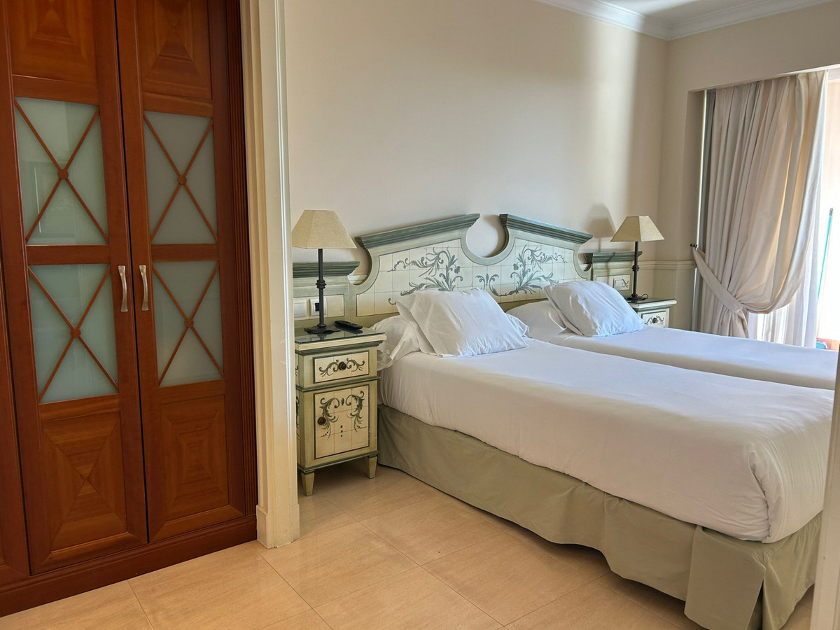 2 Bedroom Apartment for Sale in The Golden Mile — 8