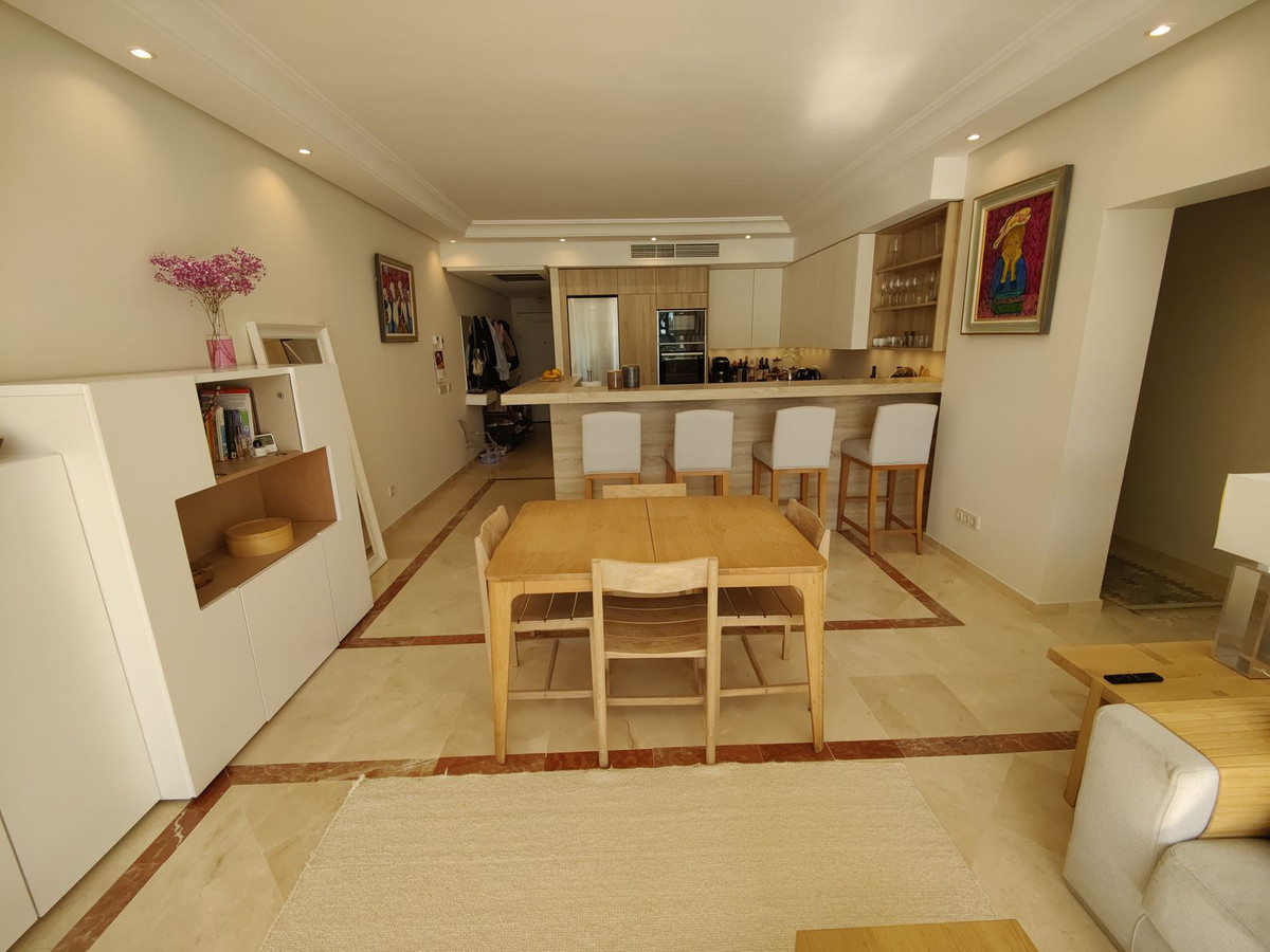3 Bedroom Apartment for Sale in Puerto Banús — 6