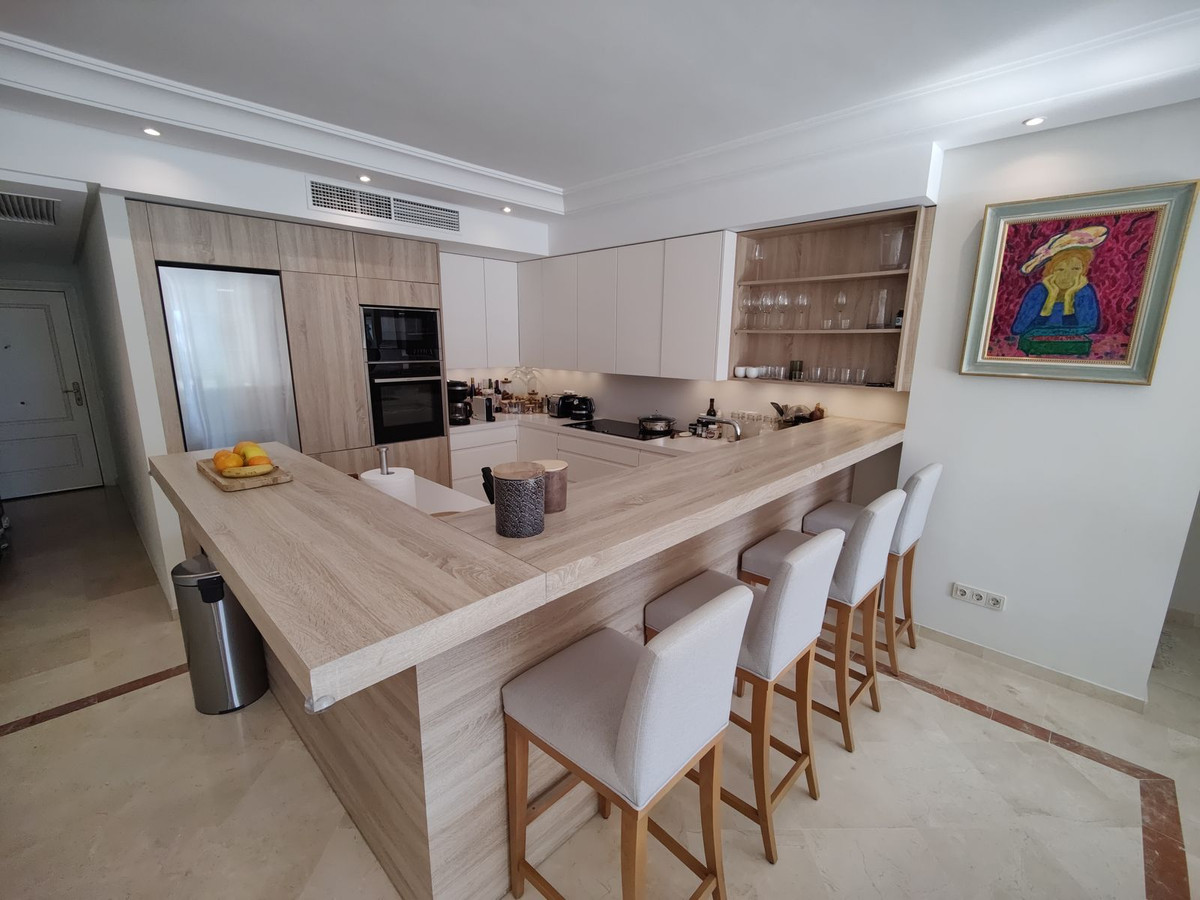 3 Bedroom Apartment for Sale in Puerto Banús — 8