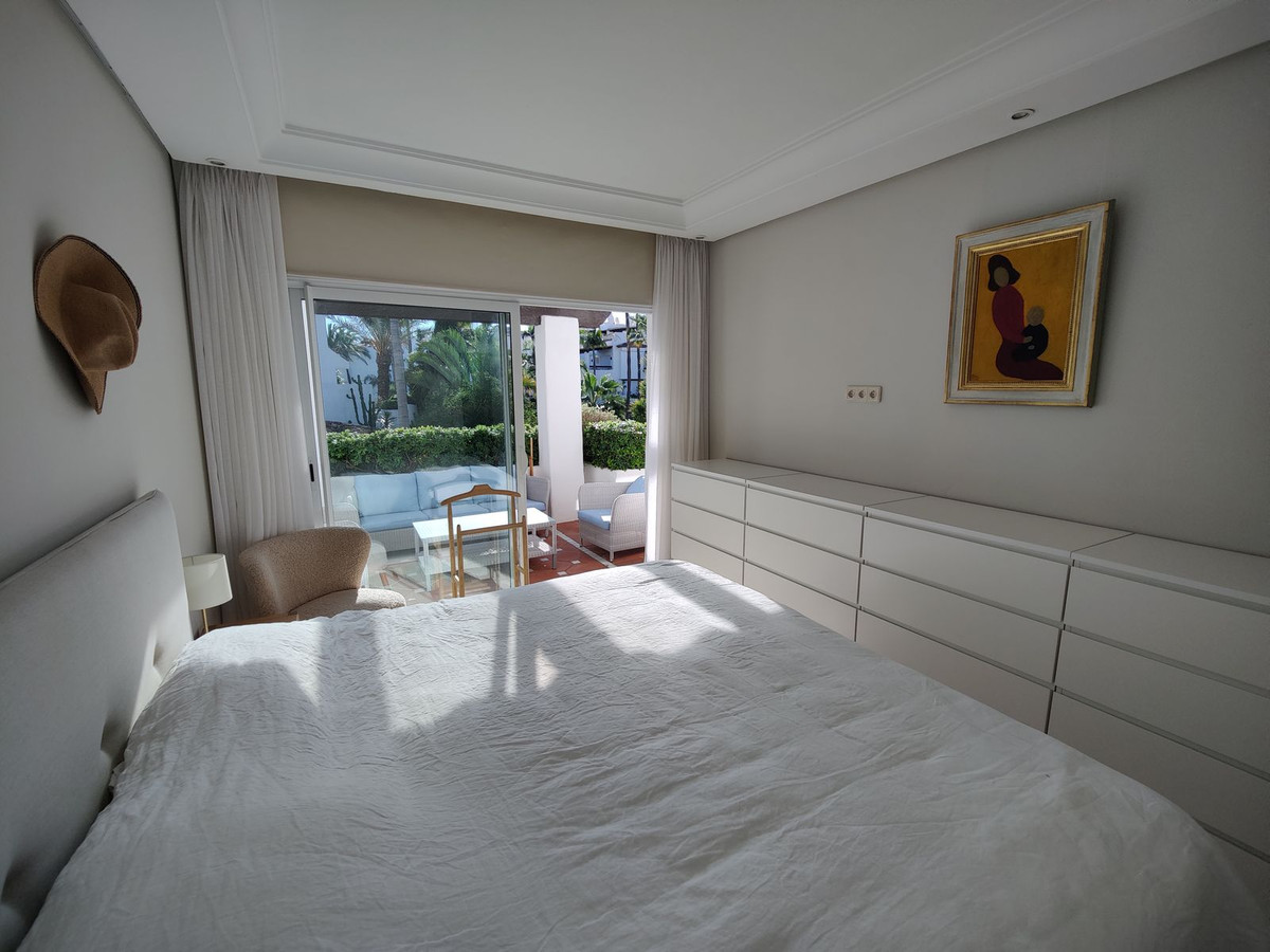3 Bedroom Apartment for Sale in Puerto Banús — 9