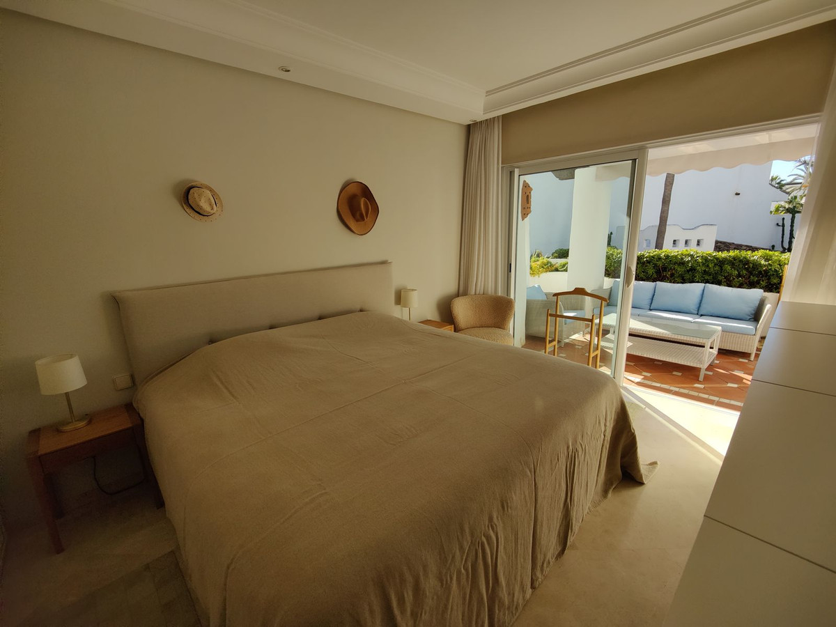 3 Bedroom Apartment for Sale in Puerto Banús — view 10