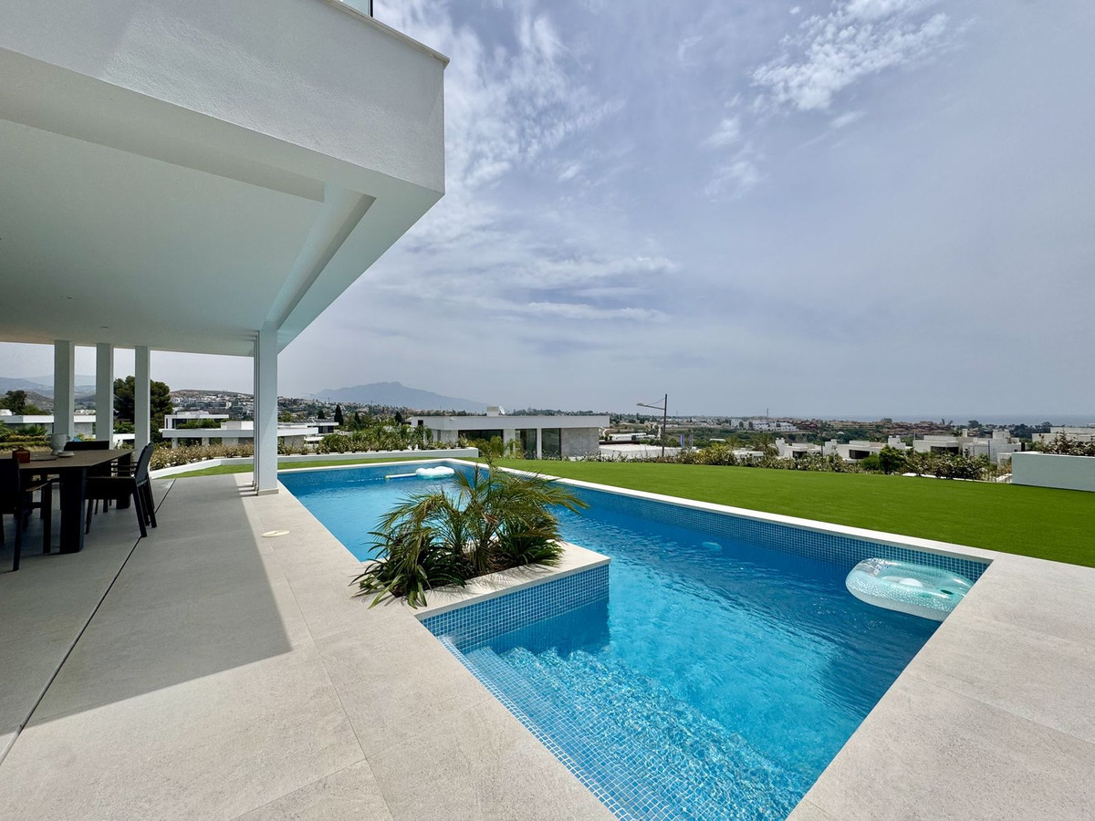 6 Bedroom Villa for Sale in Cancelada
