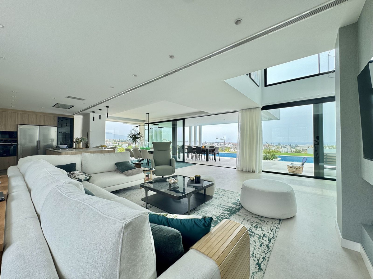 6 Bedroom Villa for Sale in Cancelada — 4