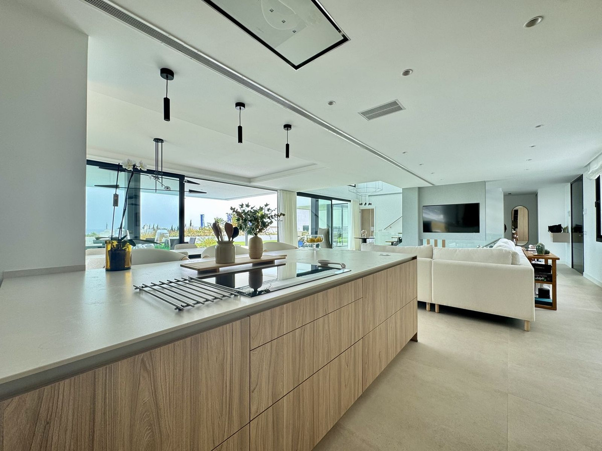 6 Bedroom Villa for Sale in Cancelada — 6