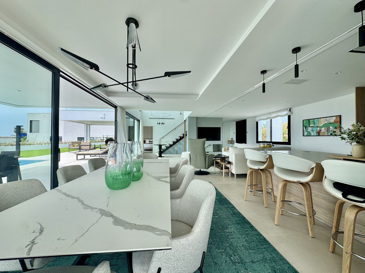 6 Bedroom Villa for Sale in Cancelada — 7