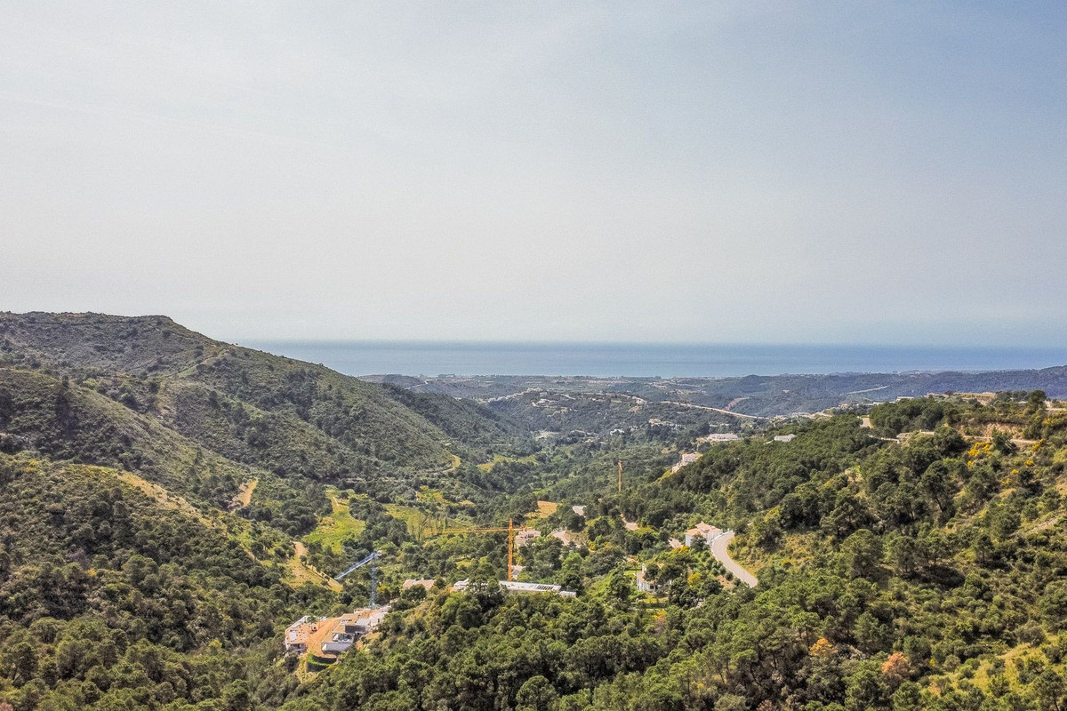 Plot for Sale in Benahavís
