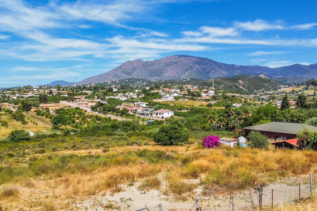 Plot for Sale in Estepona — 3