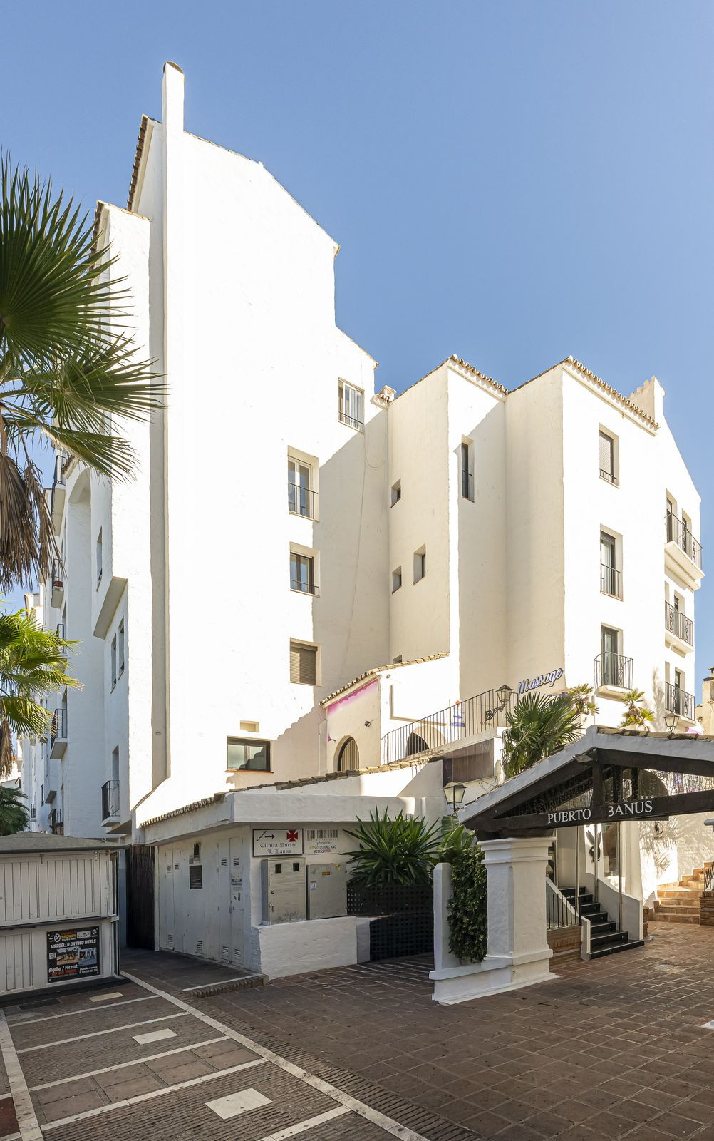 2 Bedroom Apartment for Sale in Puerto Banús — 3