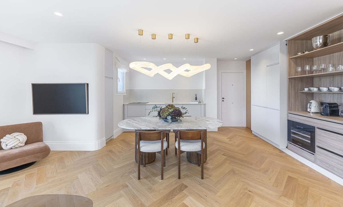 2 Bedroom Apartment for Sale in Puerto Banús — 7