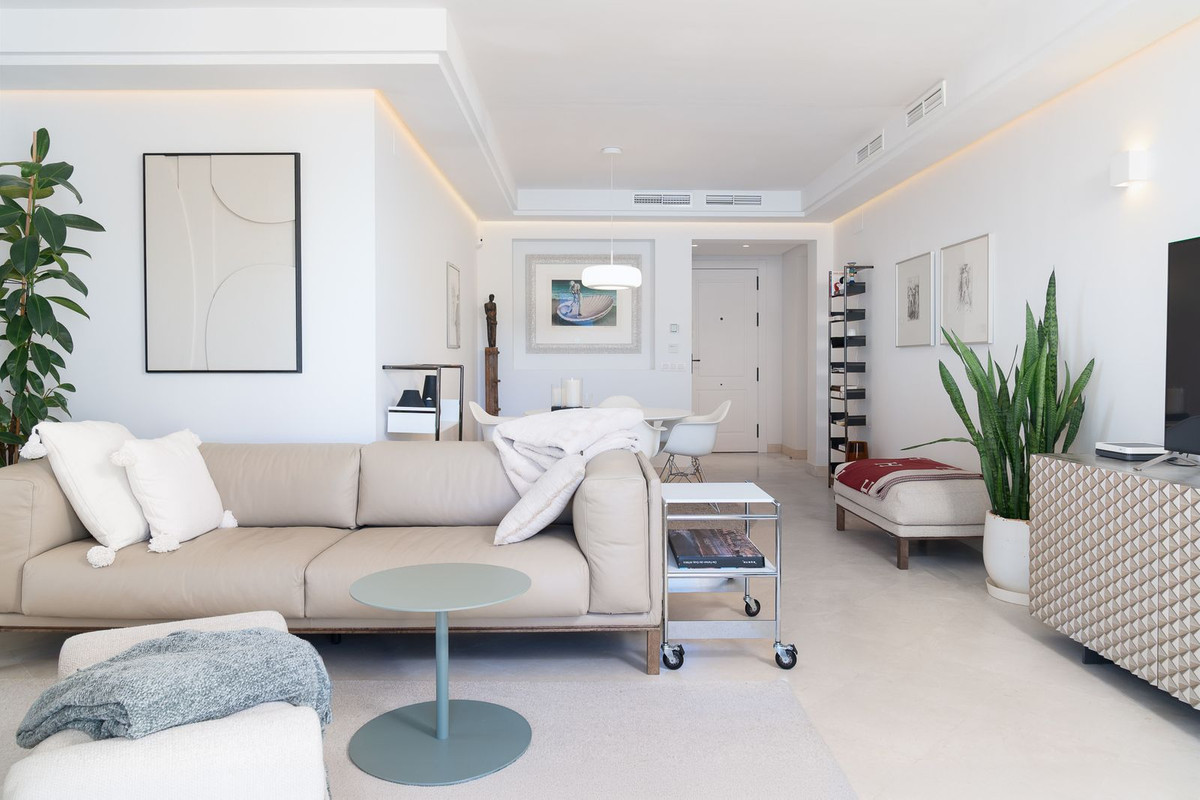2 Bedroom Apartment for Sale in Nueva Andalucía — 3