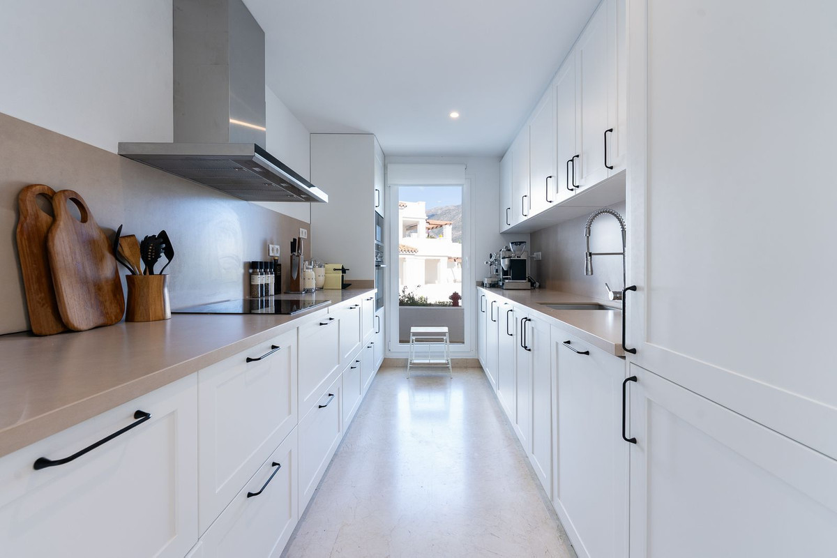 2 Bedroom Apartment for Sale in Nueva Andalucía — 8