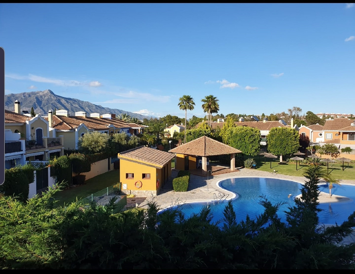 4 Bedroom Villa for Sale in San Pedro de Alcántara