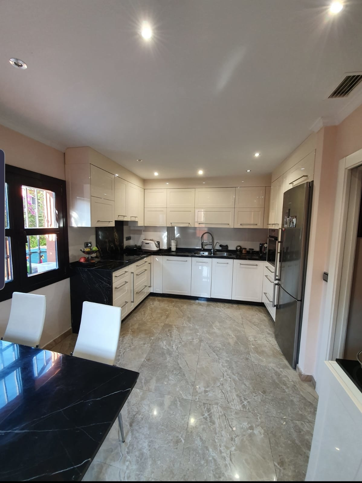 4 Bedroom Villa for Sale in San Pedro de Alcántara — 9