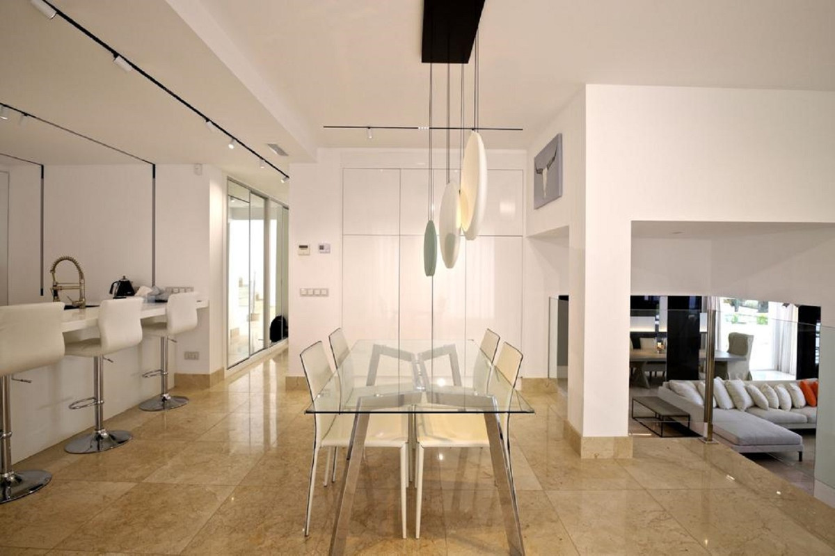 6 Dormitorios Villa en Venta en Las Brisas — 7