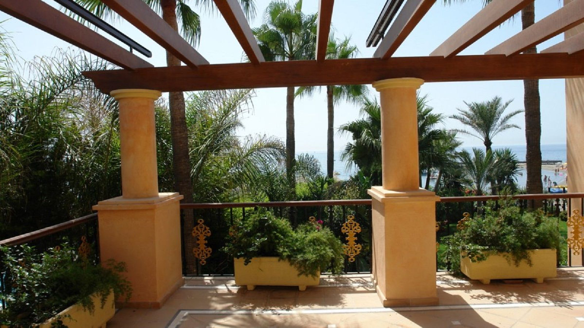 3 Bedroom Apartment for Sale in Puerto Banús — 4