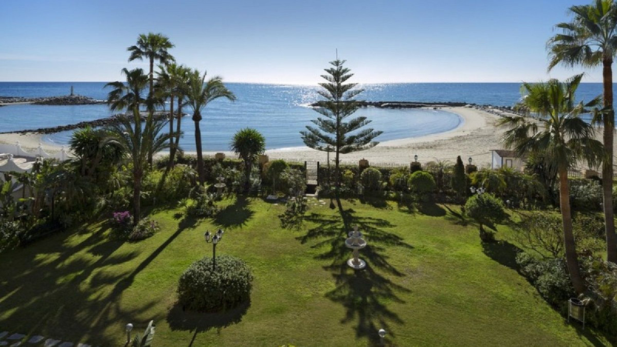 3 Bedroom Apartment for Sale in Puerto Banús — 5