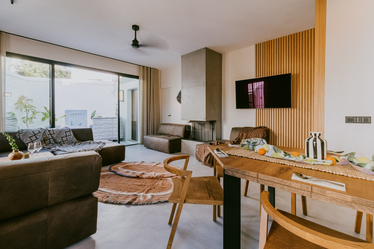 3 Bedroom Villa for Sale in The Golden Mile — 5