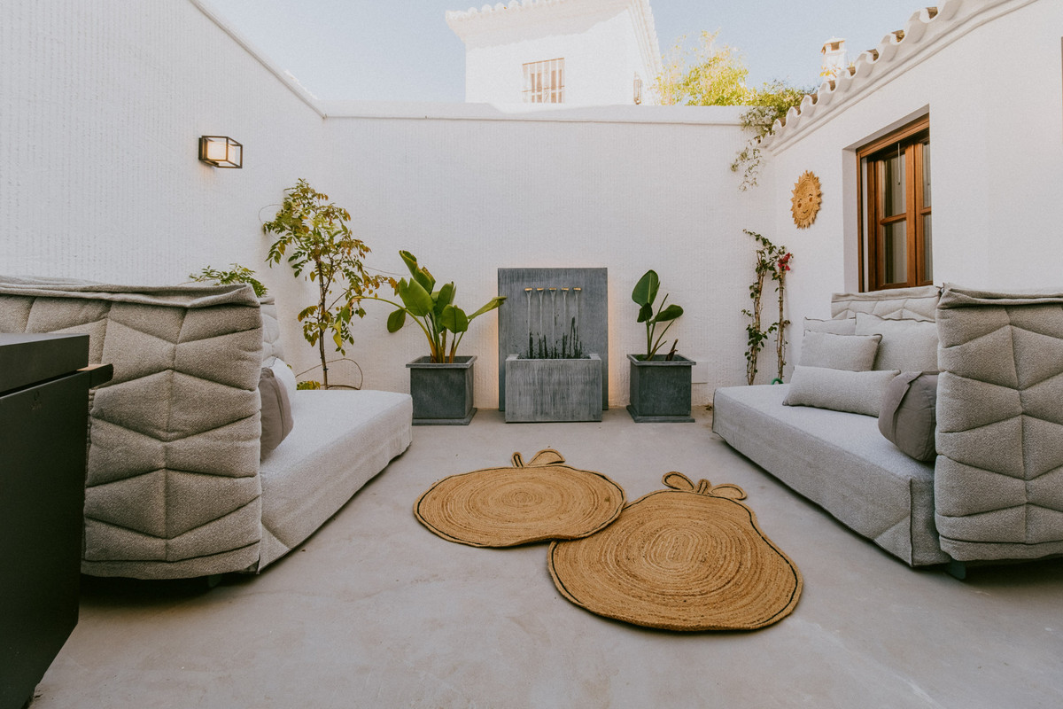 3 Bedroom Villa for Sale in The Golden Mile — 8