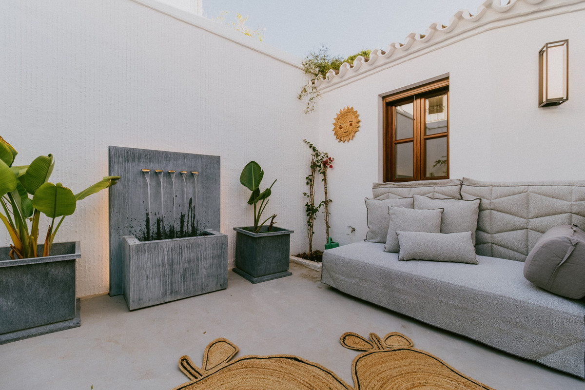 3 Bedroom Villa for Sale in The Golden Mile — 9