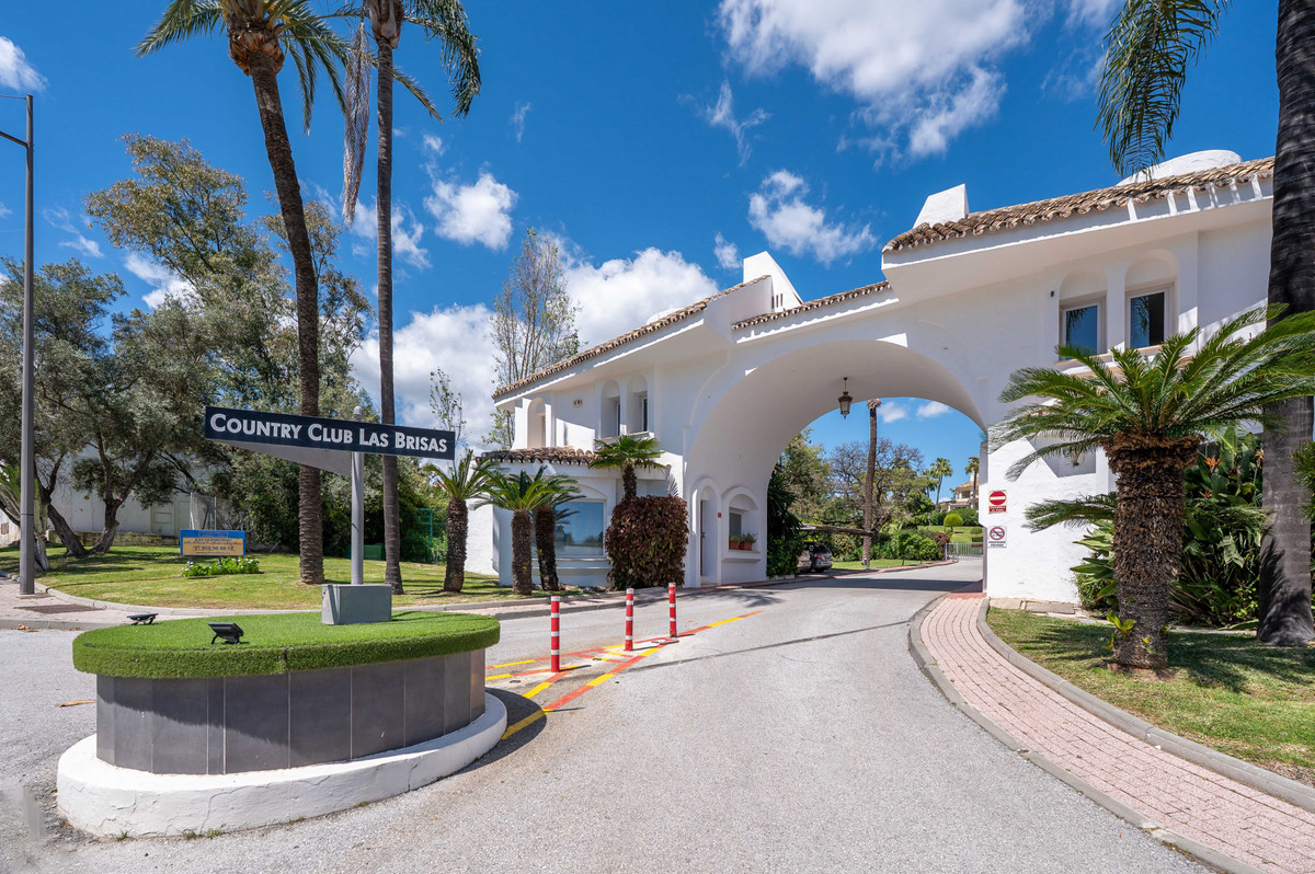 4 Bedroom Apartment for Sale in Nueva Andalucía