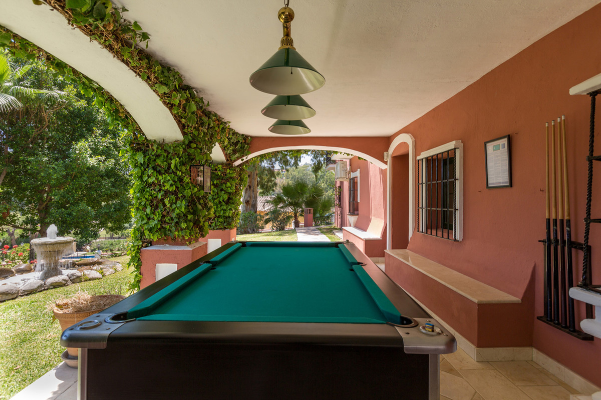 12 Bedroom Villa for Sale in Benahavís — 8