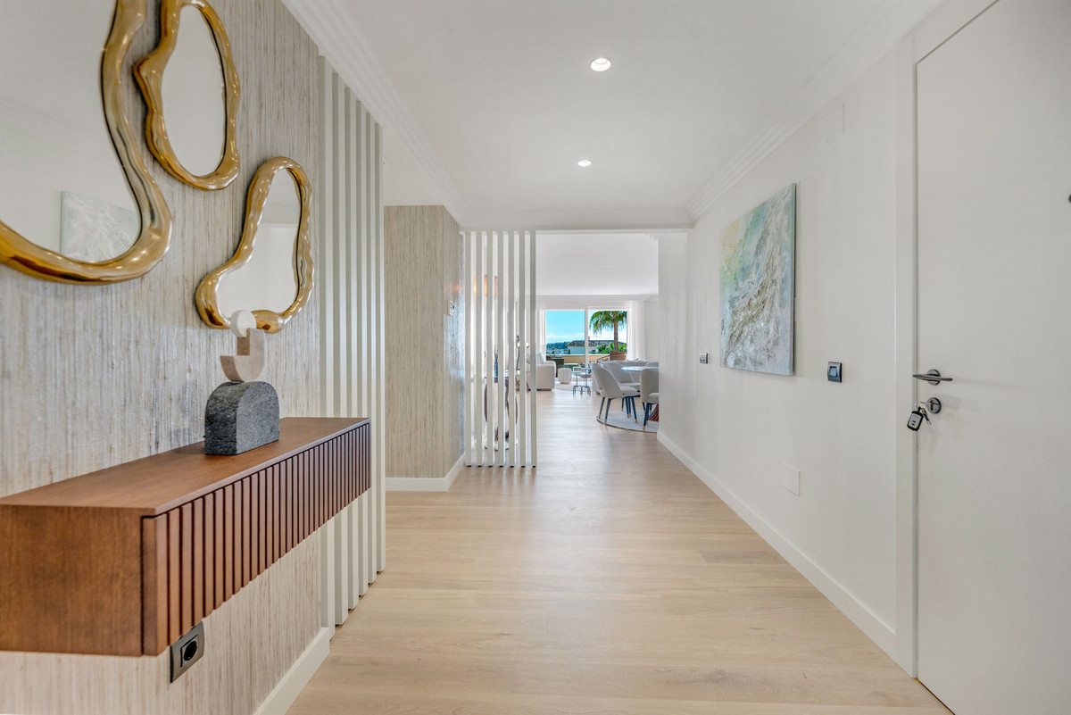 4 Bedroom Apartment for Sale in Nueva Andalucía — 8