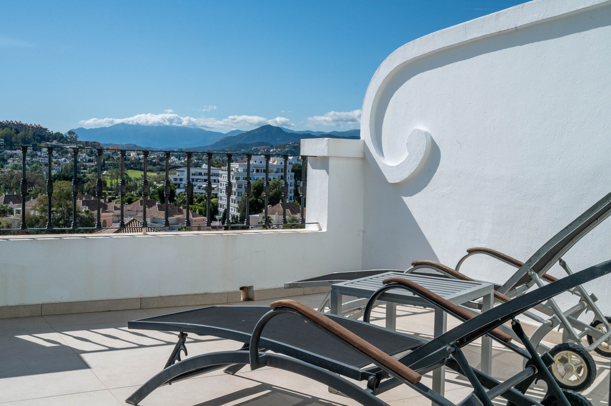 3 Bedroom Villa for Sale in Nueva Andalucía — 4