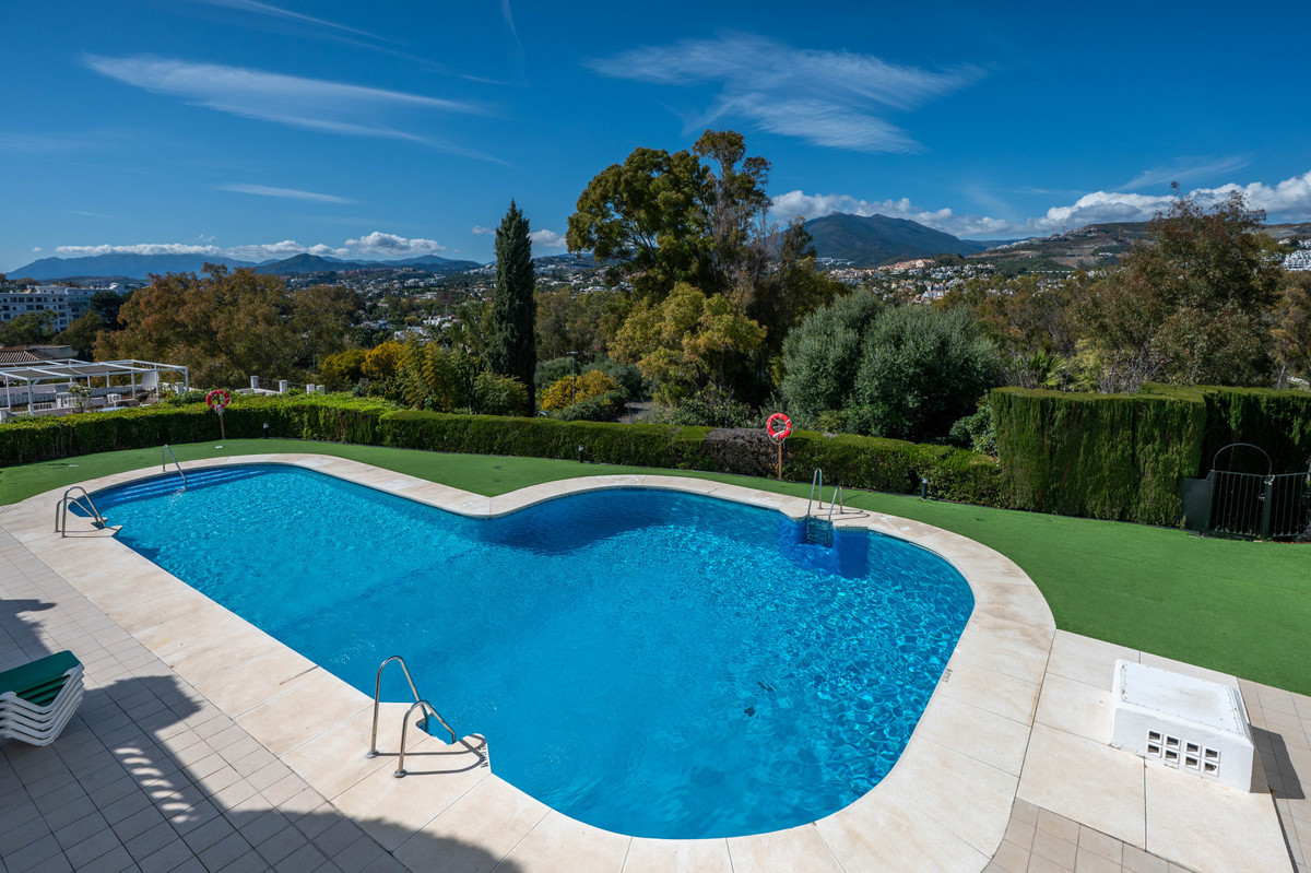 3 Bedroom Villa for Sale in Nueva Andalucía — 5