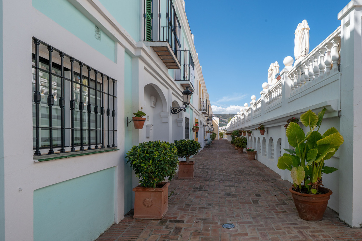 3 Bedroom Villa for Sale in Nueva Andalucía — 6