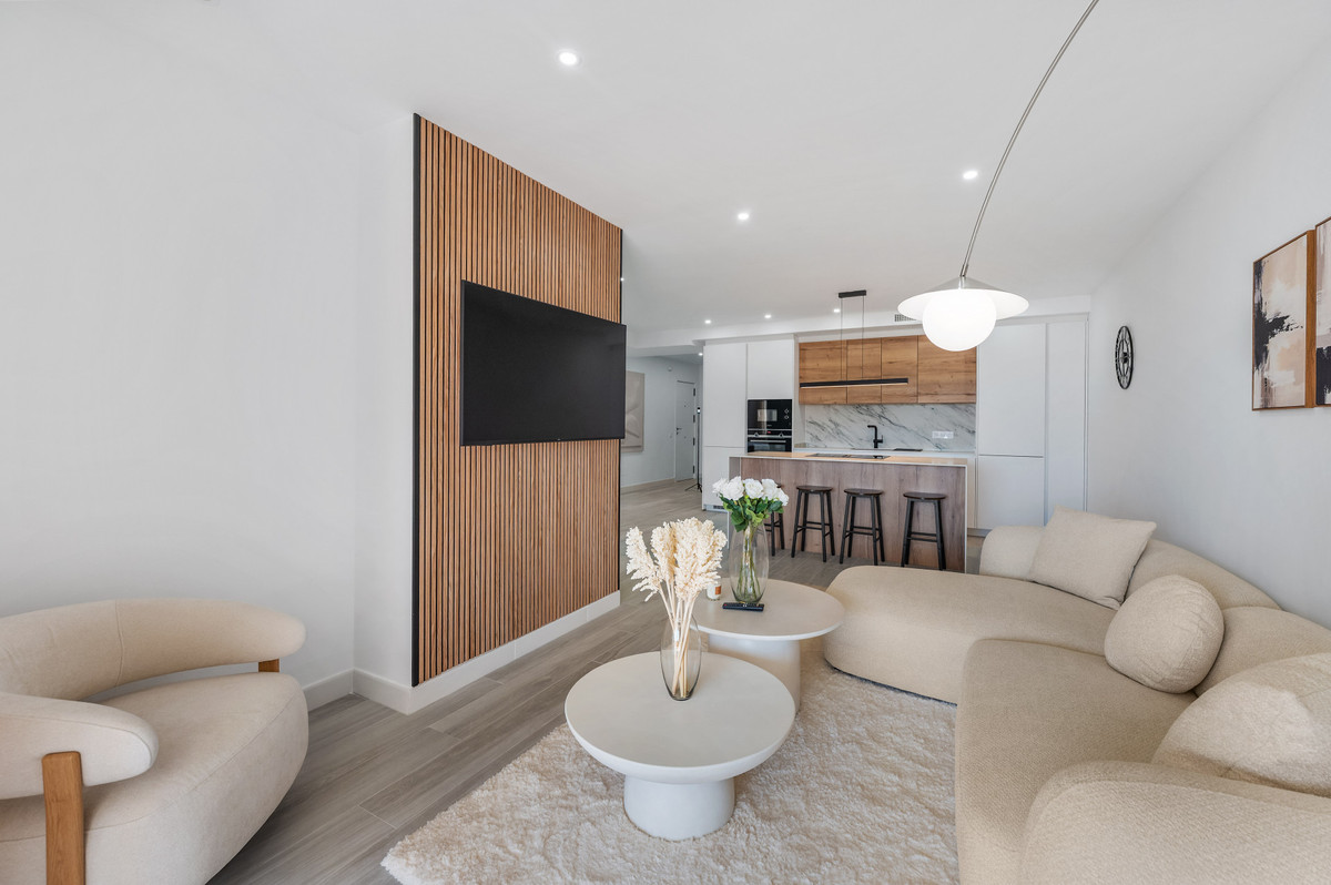 3 Bedroom Apartment for Sale in Nueva Andalucía — 2