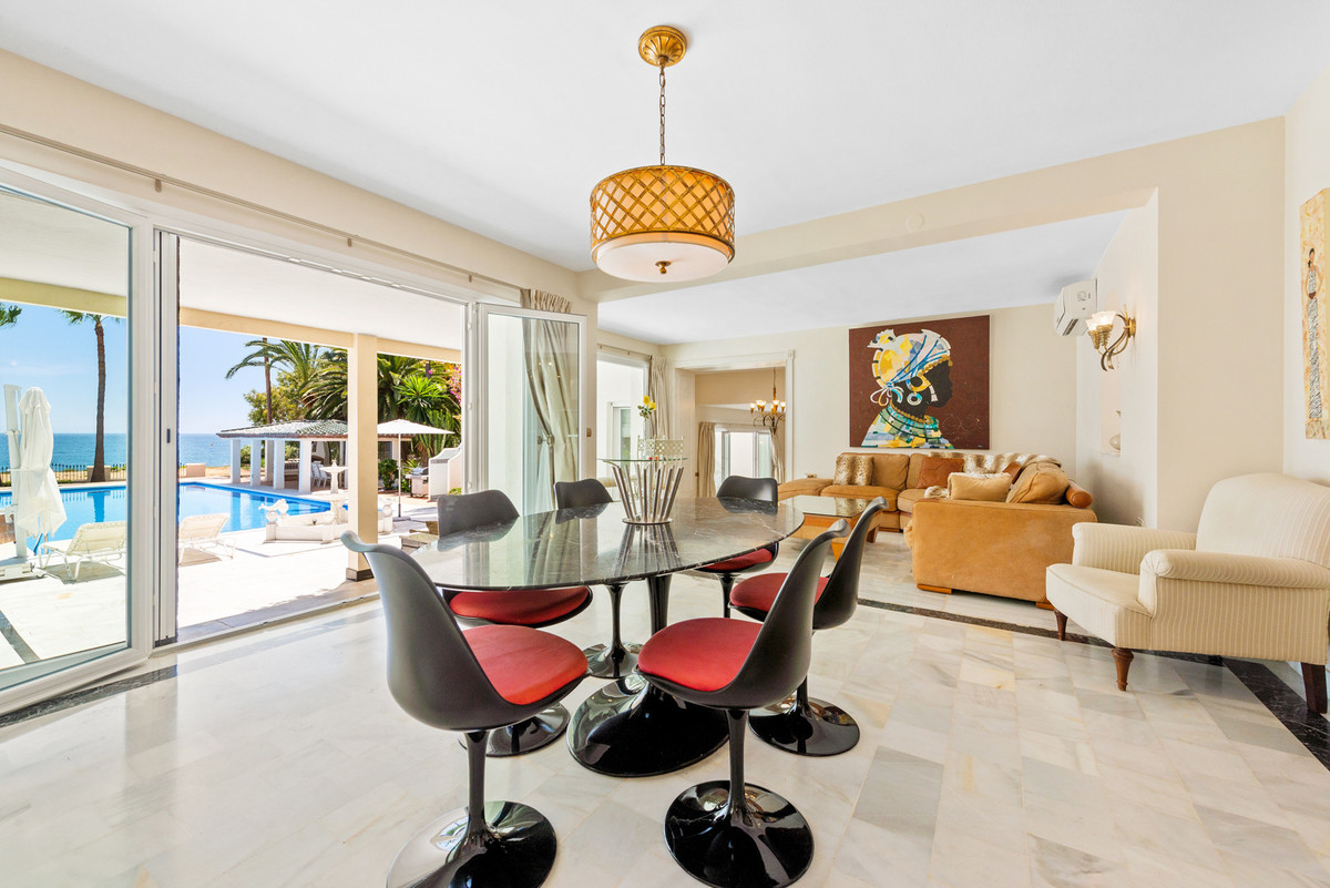 6 Bedroom Villa for Sale in Estepona — 7