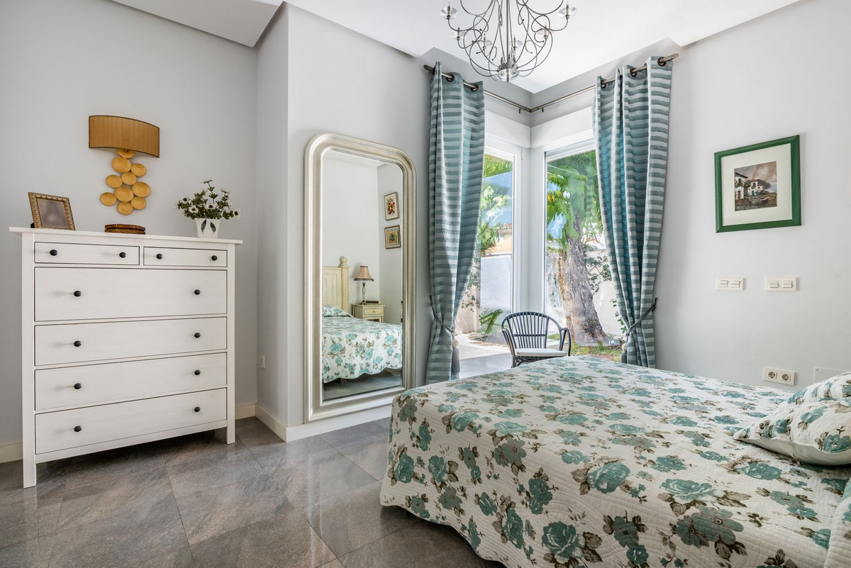 4 Bedroom Villa for Sale in Marbella — 5