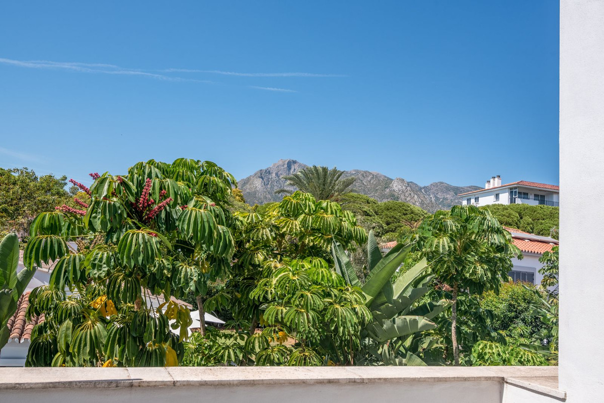 4 Bedroom Villa for Sale in Marbella — 7