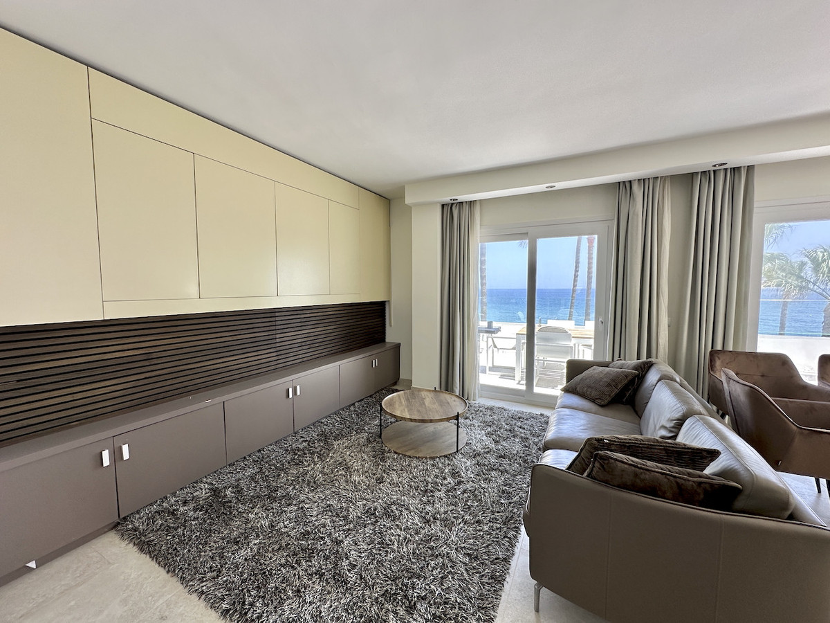 3 Bedroom Apartment for Sale in Estepona — 7