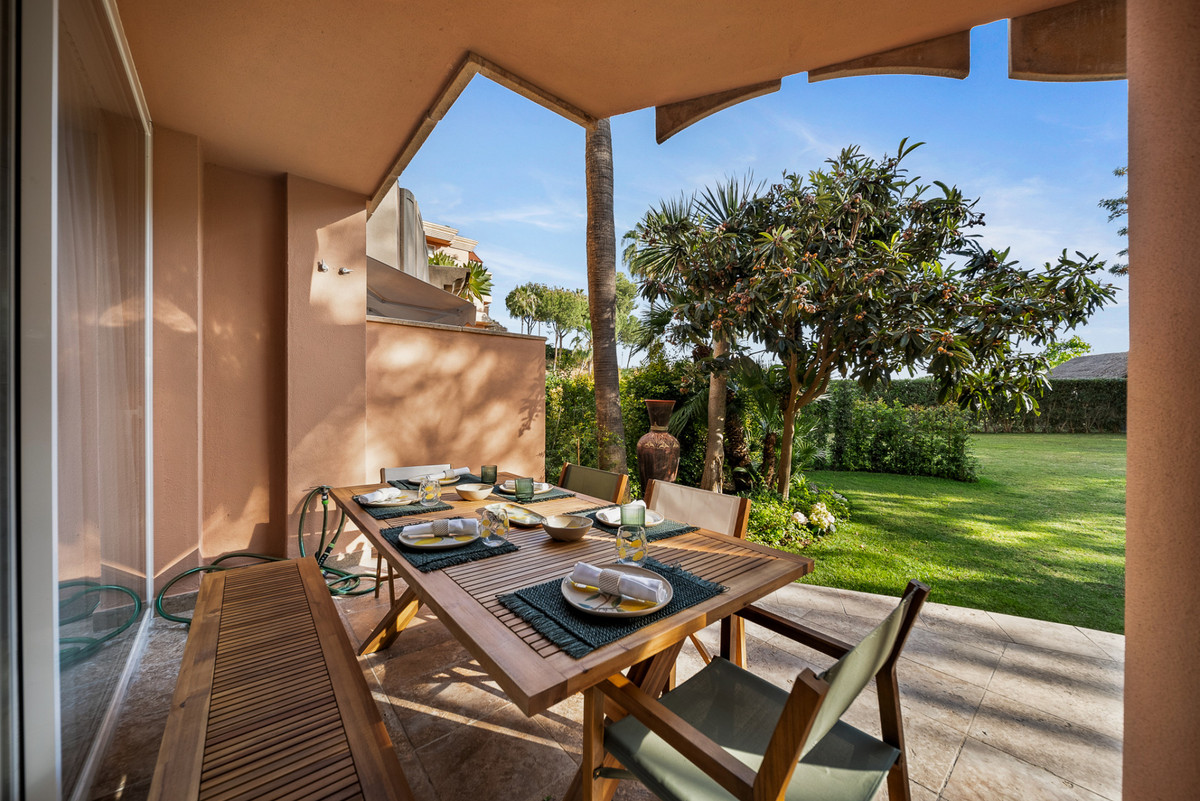 3 Bedroom Apartment for Sale in Nueva Andalucía — 2