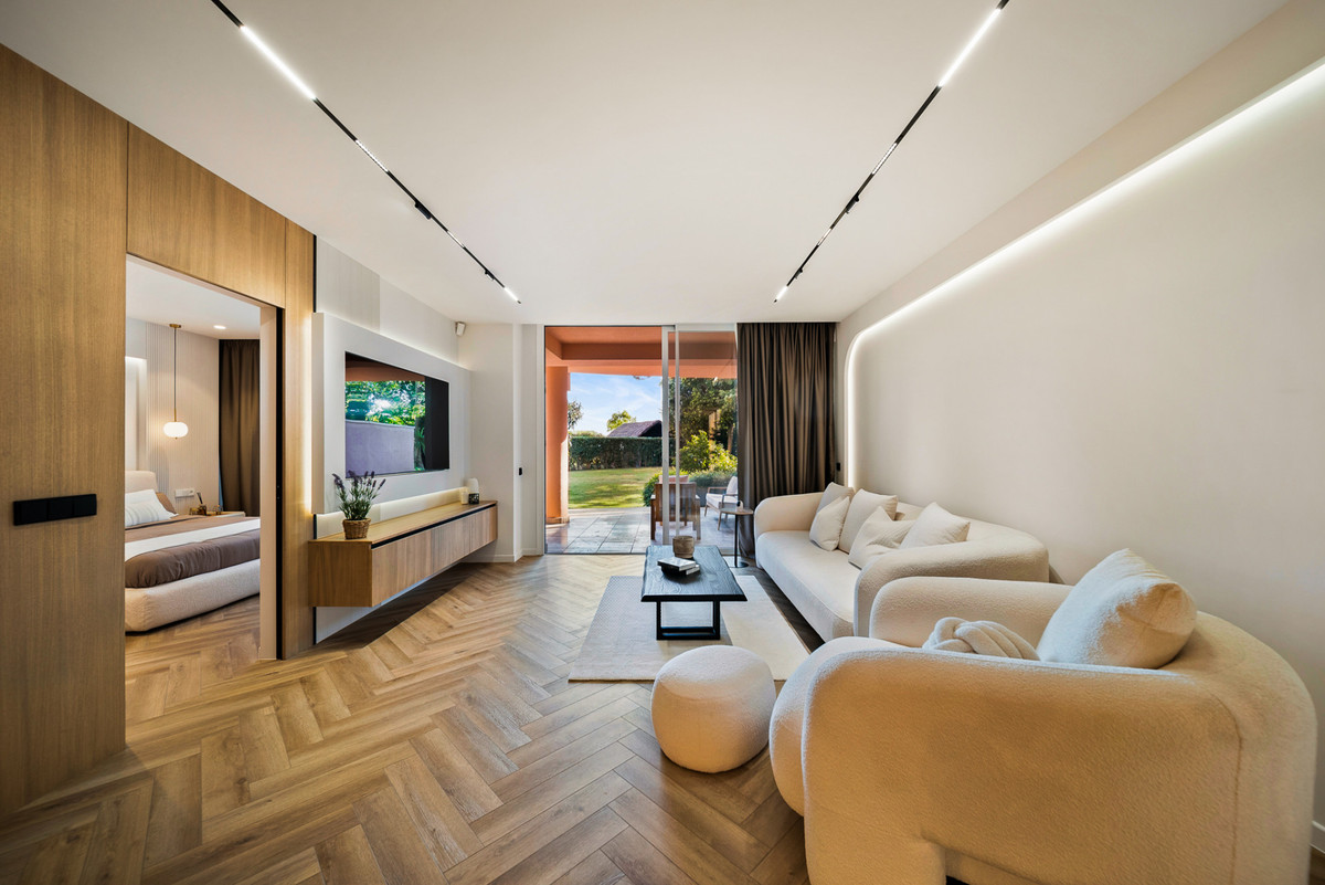 3 Bedroom Apartment for Sale in Nueva Andalucía — 6