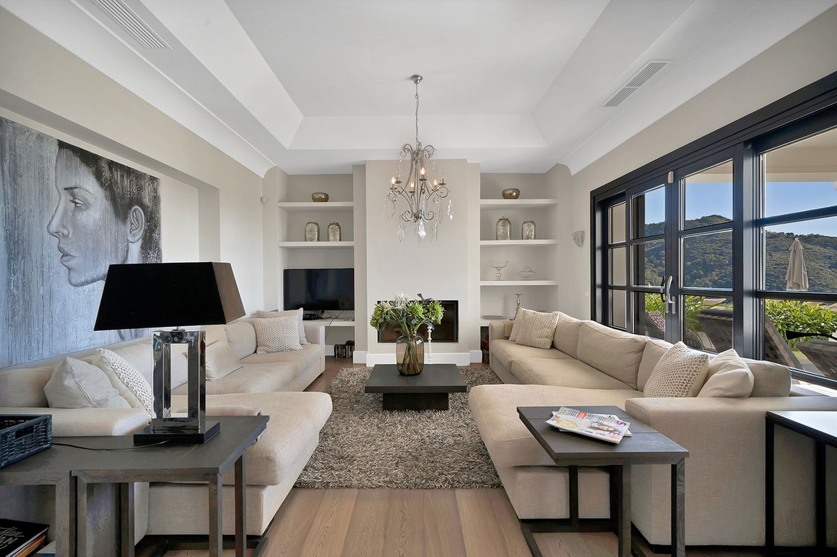 5 Bedroom Villa for Sale in Benahavís — 5