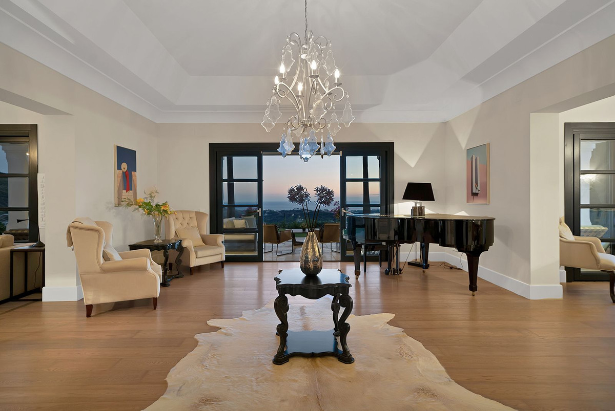 5 Bedroom Villa for Sale in Benahavís — 7