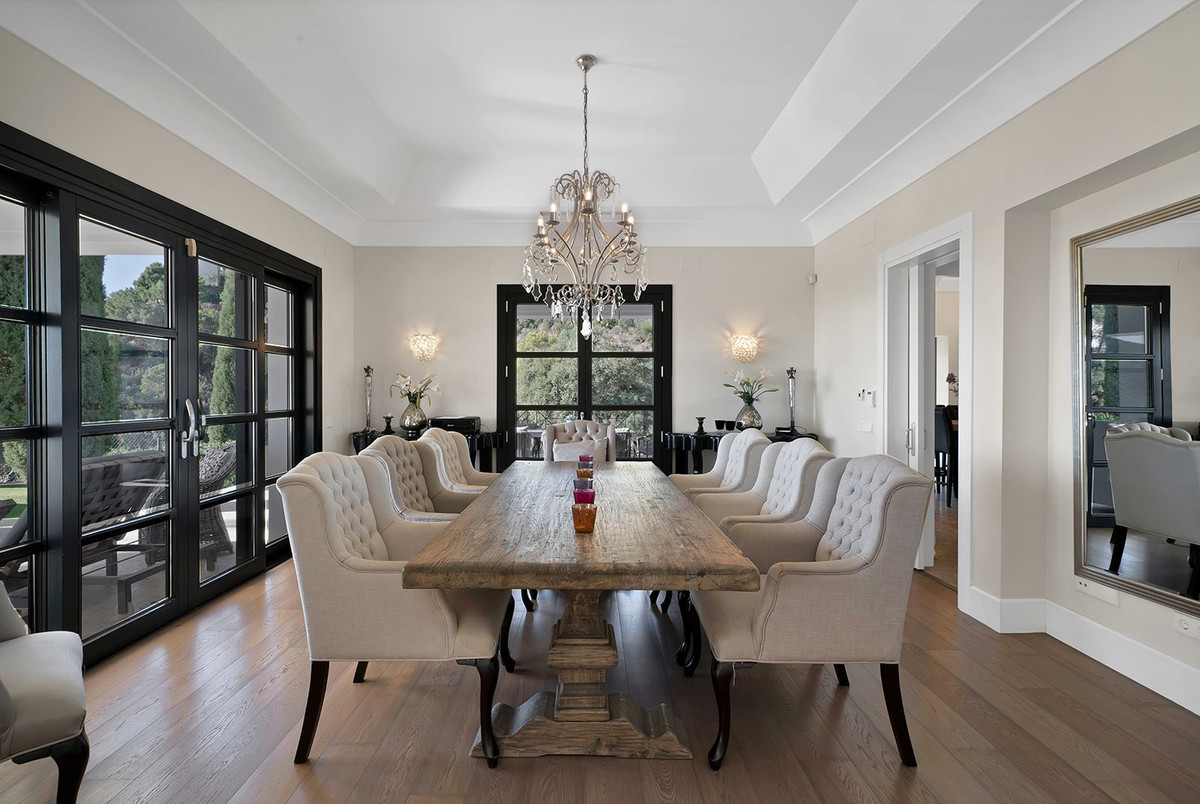 5 Bedroom Villa for Sale in Benahavís — view 10