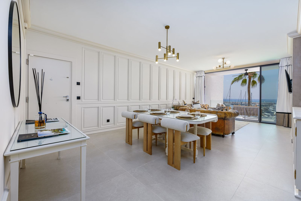 2 Bedroom Apartment for Sale in Puerto Banús — 3