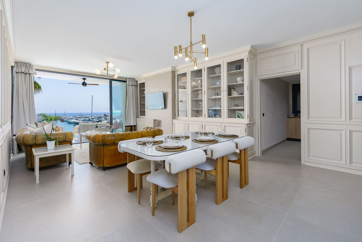 2 Bedroom Apartment for Sale in Puerto Banús — 4
