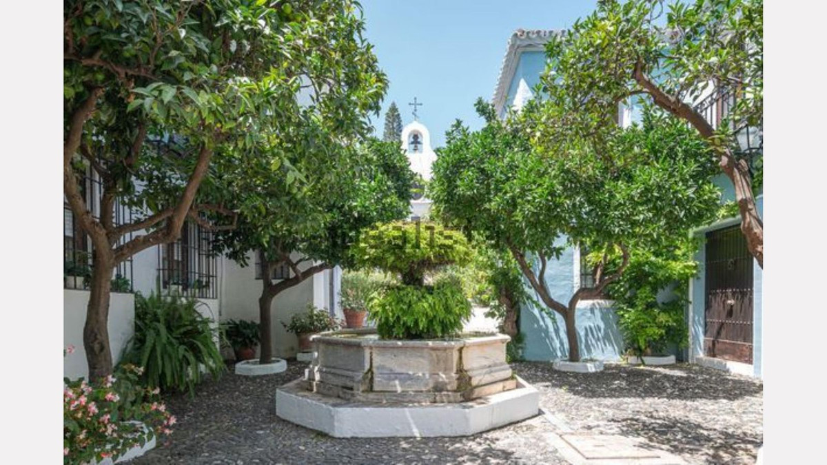 3 Bedroom Villa for Sale in The Golden Mile — 2