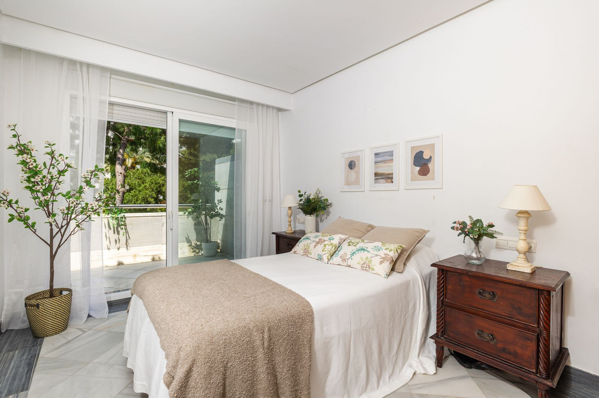 2 Bedroom Apartment for Sale in Marbella — 8