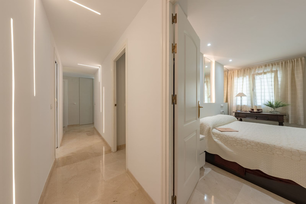 2 Bedroom Apartment for Sale in Marbella — 8
