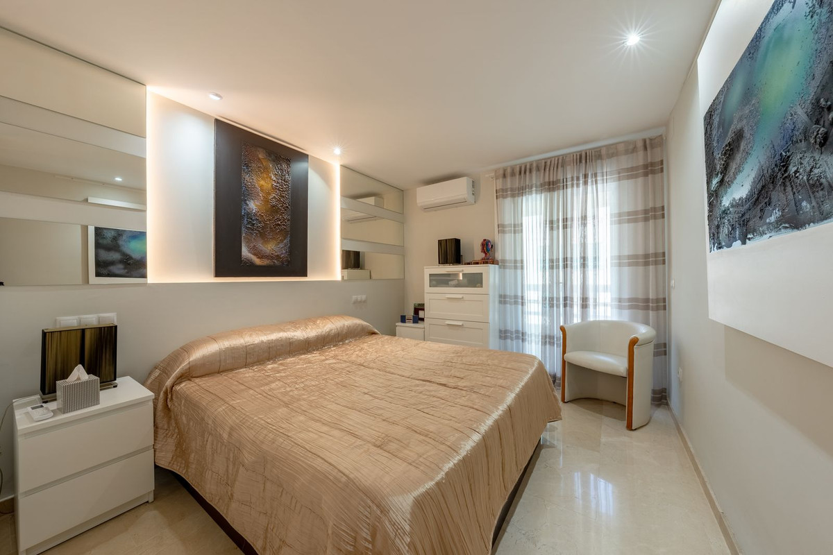 2 Bedroom Apartment for Sale in Marbella — view 10